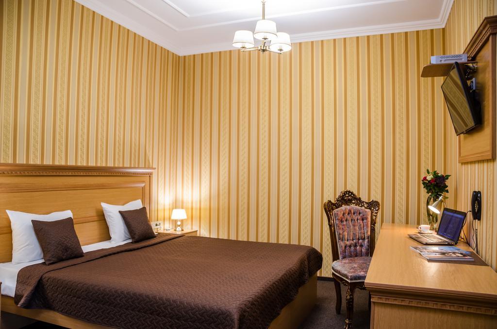 Dvoryanskiy Hotel Дніпро Екстер'єр фото