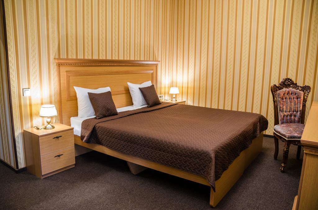 Dvoryanskiy Hotel Дніпро Номер фото
